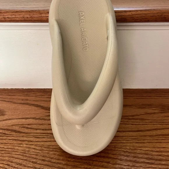 Axel Arigato Off-White Shoe - Picture 2 of 8